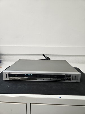 Fisher FM-550 AM/FM Stereo Tuner-image