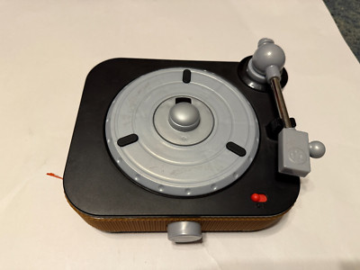 Fisher-Price Rockin’ Record Player Musical Toy with Turntable & 5 Records -image