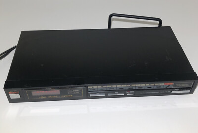 Fisher AM/FM Stereo Synthetizer Tuner FM-39-image