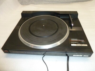 VINTAGE FISHER MT-730 LINEAR TRACKING TURNTABLE-image