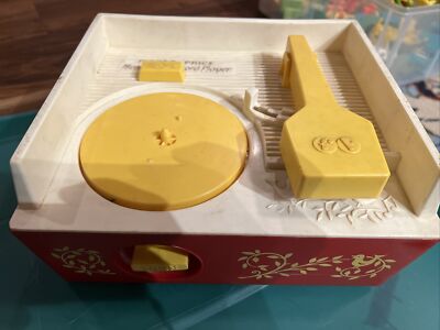 2014 Fisher Price Music Box Record Player Reproduction Toy With 4 Records Works!-image