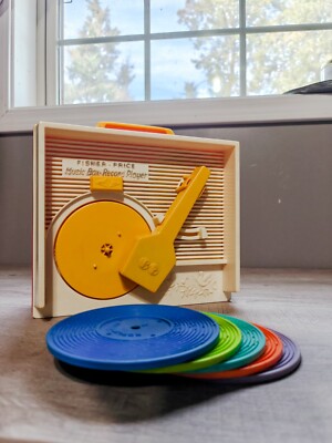 Vintage 1971 FISHER PRICE Music Box Record Player 5 Records-image