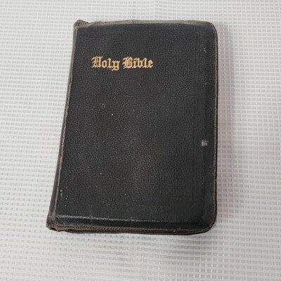 Vintage Holy Bible International Series Self Pronouncing Leather Cover-image