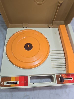 Fisher-Price Record Player Model 825-image