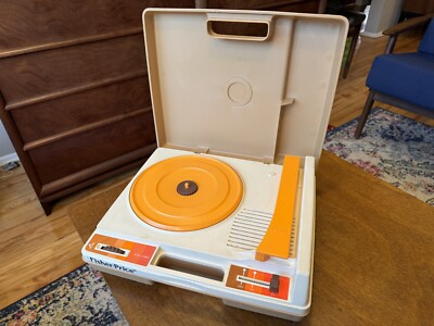 Vintage Fisher Price 1978 Record Player #825 33 45 RPM Stereo-image