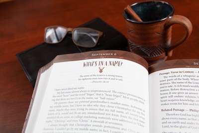 Daily Strength For Men (365 Daily Devotions Series)-image