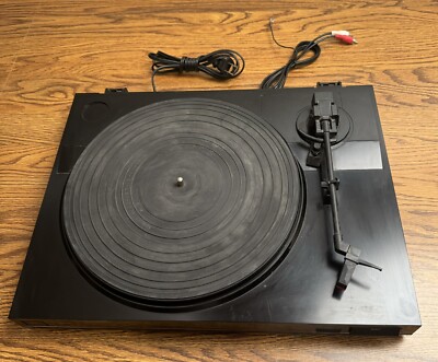 Fisher mt-912 turntable Servo Drive Turntable; Works, Needle Needs Replacing-image