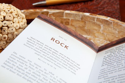 The Chosen : 40 Days With Jesus (Book 1) (The Chosen Series)-image