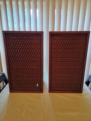 FISHER 104 SPEAKERS WORKING VINTAGE TURNTABLE TESTED PICK UP ONLY-image