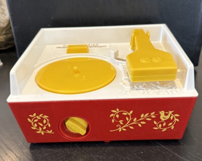 Fisher Price 2014 Record Player Music Box Only No records WORKS see Video-image