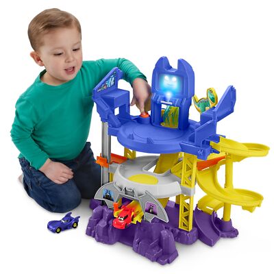 Batwheels Race Track Playset with Batcave Lights Sounds and 2 Toy Cars-image