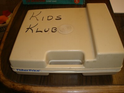 VINTAGE FISHER PRICE PHONOGRAPH TURNTABLE #825 1978-image