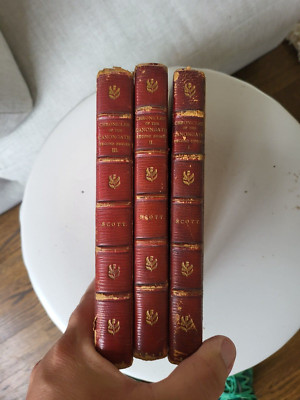Chronicles of the Canongate 2nd Series. Sir Walter Scott. 1st edition. 1824 3v-image