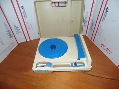Vintage 1978 Fisher-Price Record Player #825 Tested in working order-image