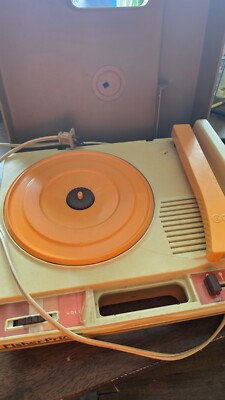 FOR  PARTS ONLY Vintage Fischer-Price 33/45 RPM Adjustable Turntable W/case-image