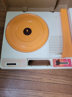 Vintage 1982 Fisher-Price 825 Phonograph Turntable Record Player-image