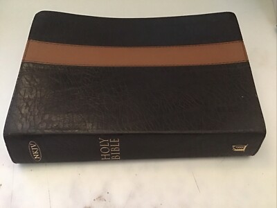 NKJV Holy Bible Giant Print W/Read Along References Leather 2006-image