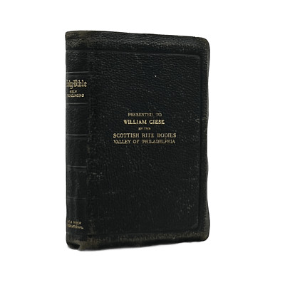 c.1920 KJV. International Series Self-Pronouncing The Holy Bible-image