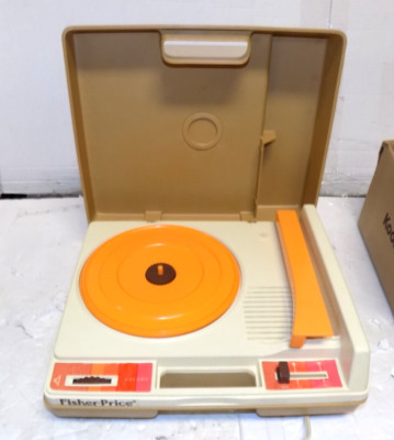 Vintage 1978 Fisher Price 825 Record Player 33 45 RPM Works but Needs Needle-image