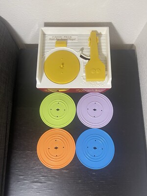 VTG Fisher Price 1971 Music Box Record Player w/4 Records Wind Up Working-image