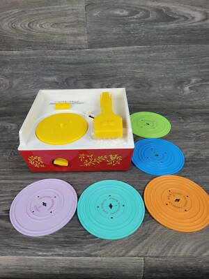 FISHER PRICE Music Box Record Player w/5 records 2010 Works Great!-image