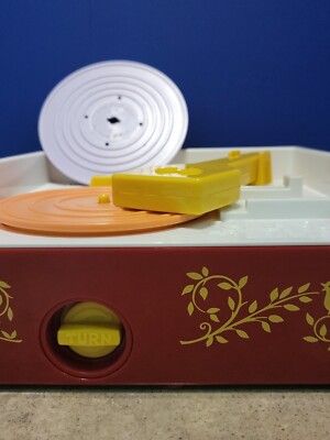 2014 Fisher Price Music Box Record Player with 2 Records Tested Works-image
