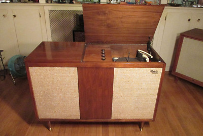 Fisher Tube Stereo Console w/Garrard Turntable 