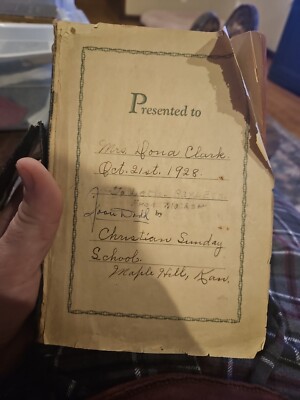 Antique Vintage Holy Bible - 1928 Thomas Nelson Series-image