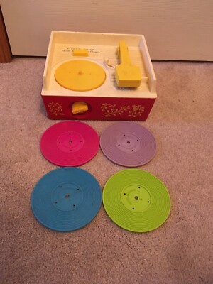 Fisher Price Music Box Record Player with 4 Records TESTED-image