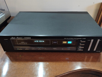 Vintage Fisher Fm 660 AM/FM Stereo/Tuner 20w-image
