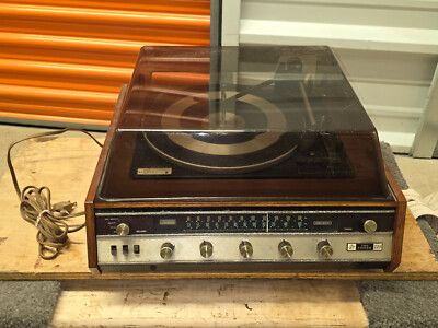 Rare Vtg. Fisher 110 AM FM Receiver Turntable Phonograph Record Playe-image
