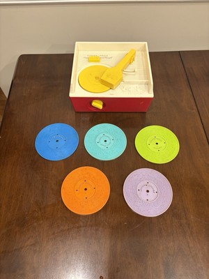 Vintage 1971 Fisher Price Music Box Record Player 995 w/5 Records Works-image
