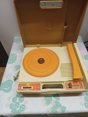 Vintage 1970s 70s 1978 FISHER PRICE Phonograph Record Player with Box 825-image