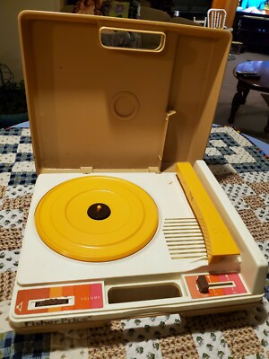 Vintage 1978 Fisher Price Record Player Turntable 825  -image