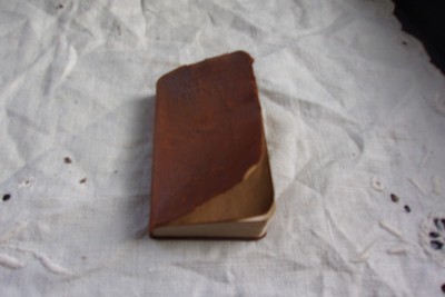 4 x 2 1/2 Inch Antique Leather Bound New Testament-image