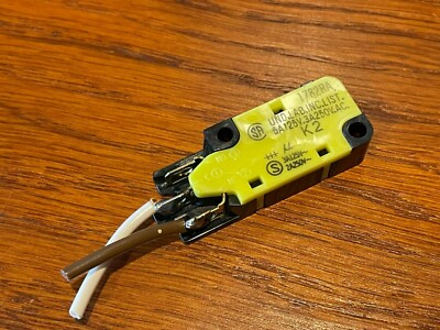 Fisher MT-640 Turntable Parts - Microswitch #1-image