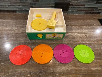 Vintage 1984 Fisher Price Sesame Street Music Box Record Player 4 Discs Working-image