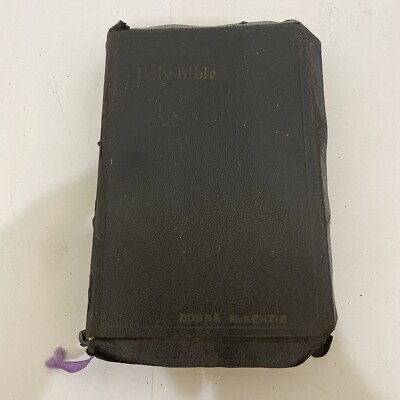 Vintage Self-Pronouncing Holy Bible John C. Winston Company International Series-image