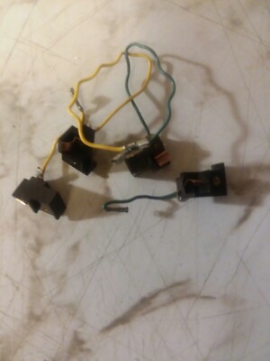 Fisher 250-T light bulb holders  set of 4  may fit others -image