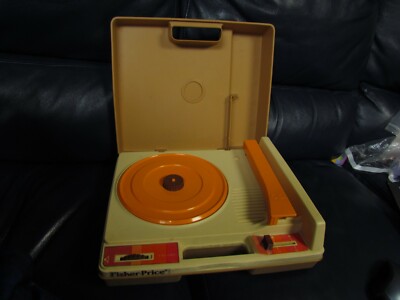 Vintage 1978 Fisher-Price Turntable Record Player Model 825-image
