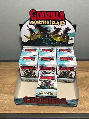 Godzilla Monster Island Super 7 ReAction Kaiju Blind Box x7 With Display Case-image