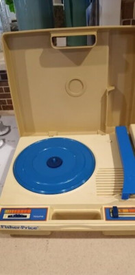 Fisher Price #825 Portable Phonograph Record Player 1978  (54)-image