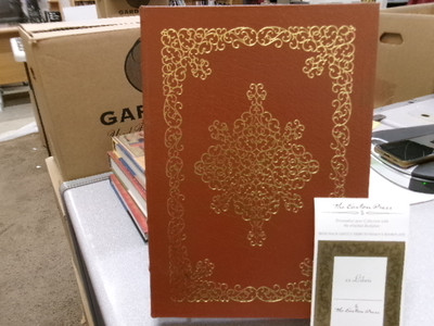 The Essays of Ralph Waldo Emerson The First and Second Series in One Volume (Col-image