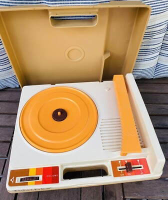 VINTAGE 1978 Fisher Price 825 Portable Record Player Phonograph Turntable WORKS-image